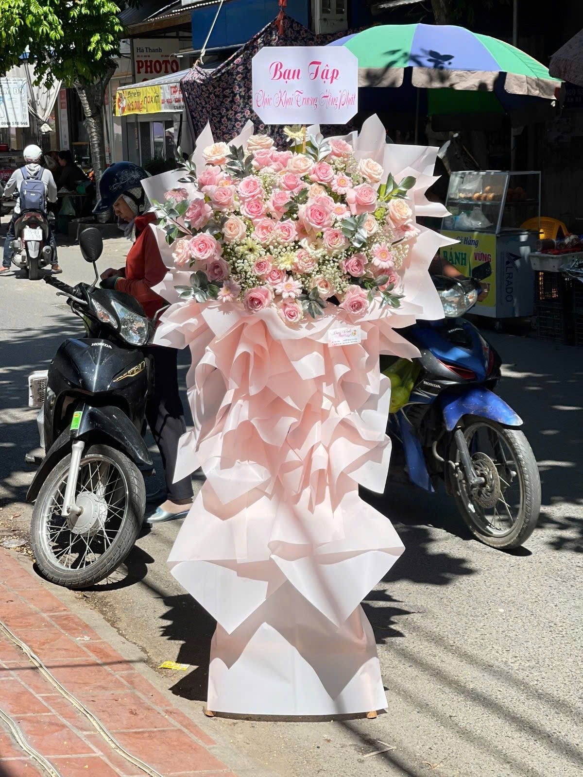 Kệ Hoa Khai Trương 32